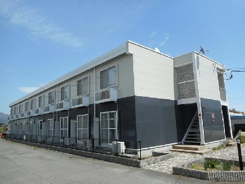 駿東郡小山町一色のアパートの建物外観