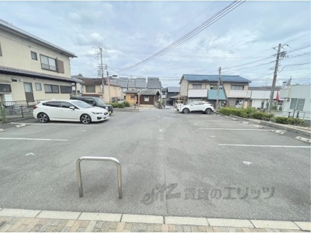 【奈良市西大寺赤田町のマンションの駐車場】