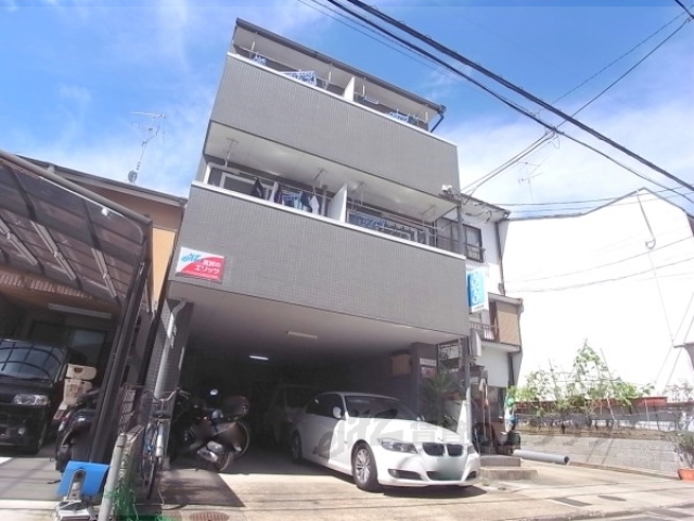 京都市北区紫野中柏野町のマンションの建物外観