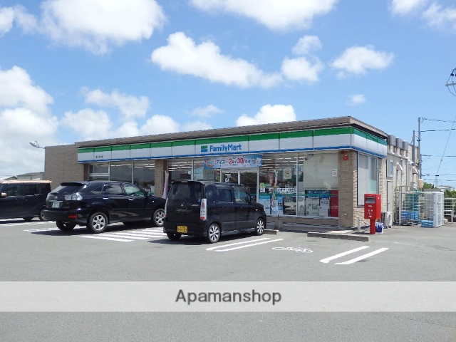 コンビニ　ファミリーマート（コンビニ）まで486m