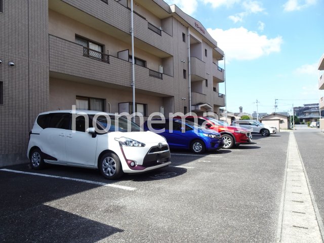 【熊本市南区八王寺町のマンションの駐車場】