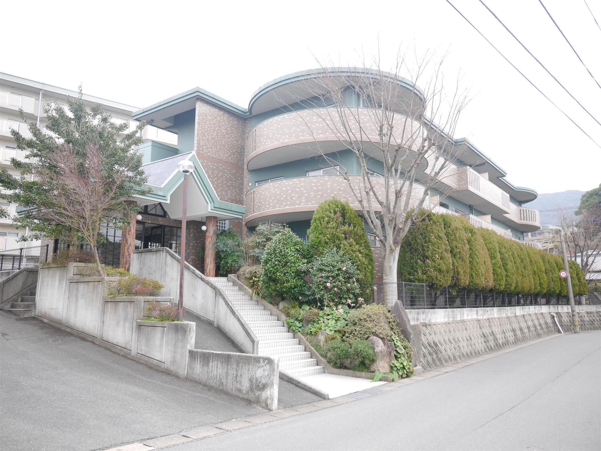 北九州市八幡西区京良城町のマンションの建物外観