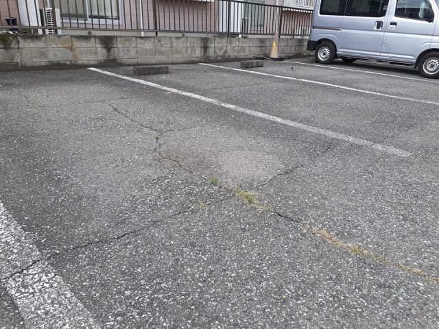 【太田市鳥山上町のアパートの駐車場】