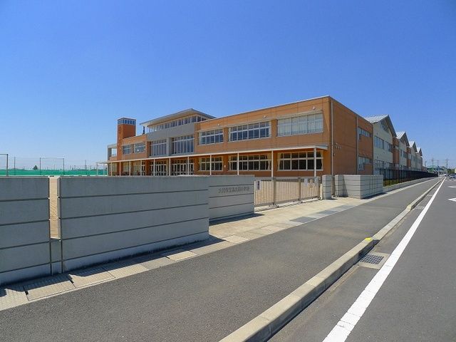 【太田市鳥山上町のアパートの小学校】