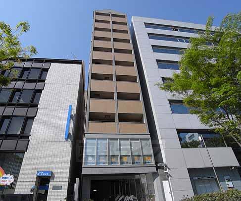 京都市中京区西横町のマンションの建物外観