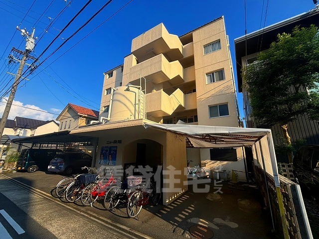 名古屋市昭和区荒田町のマンションの建物外観