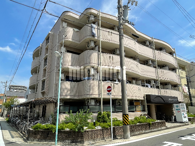 ジョイフル名城公園の建物外観