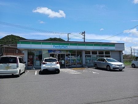 コンビニ　ファミリーマート高松鶴市店さん（コンビニ）まで650m