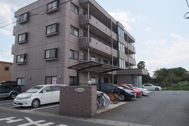 建物外観　重厚な外観