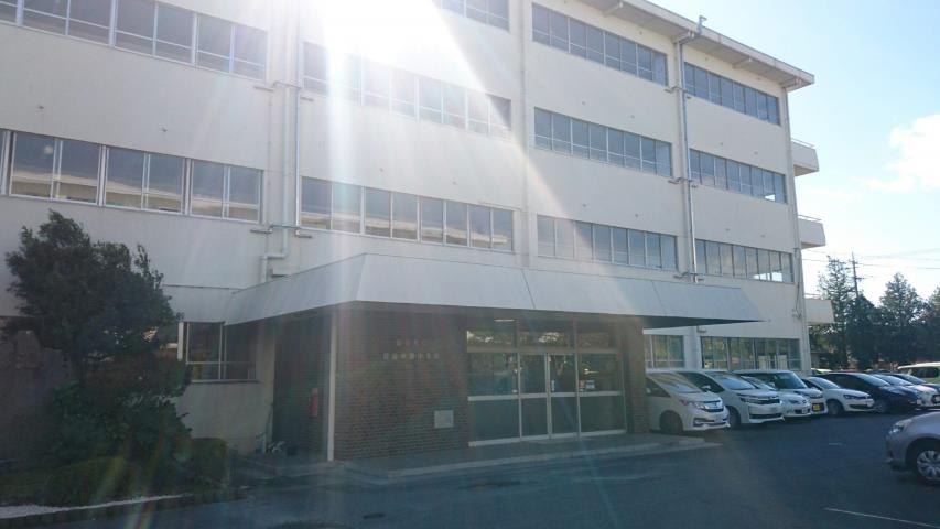 小学校　磐田市立磐田中部小学校（小学校）まで179m