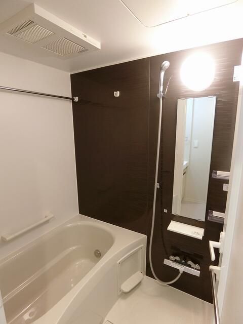 バス・シャワールーム　お風呂です