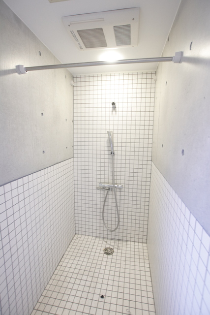 バス・シャワールーム　★シャワールーム　※浴槽の設置はございません。