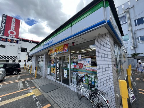 コンビニ　ファミリーマート（コンビニ）まで160m