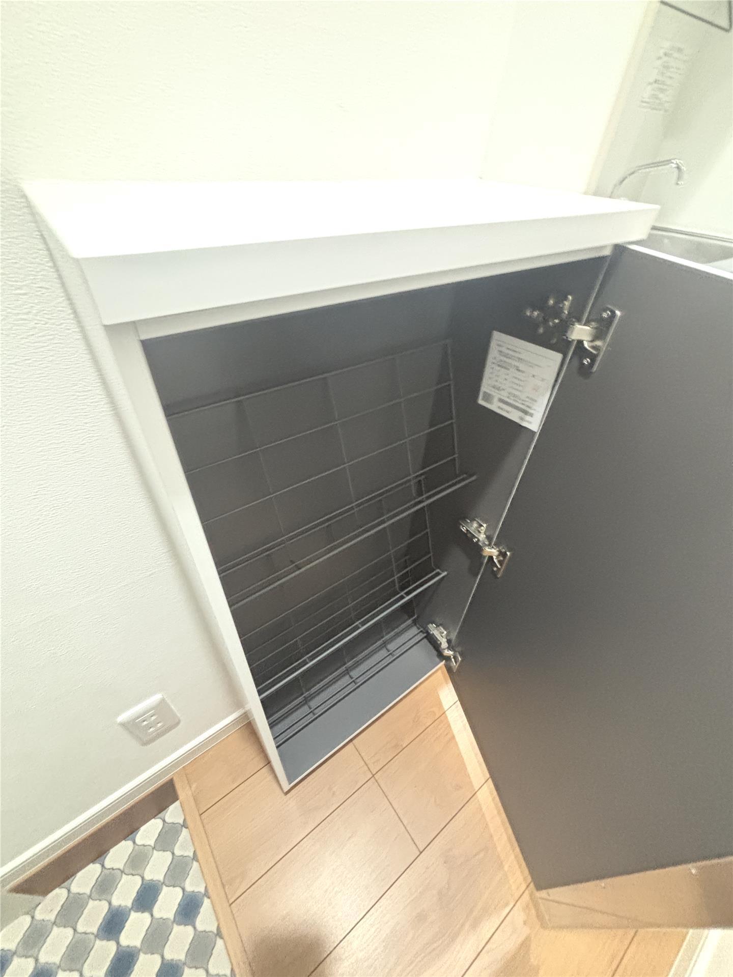 玄関　建築中の為、参考写真です