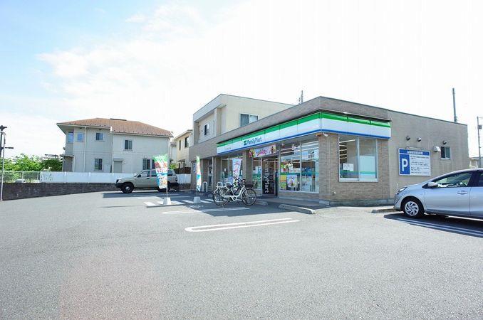 コンビニ　ファミリーマート八王子七国五丁目店（コンビニ）まで940m