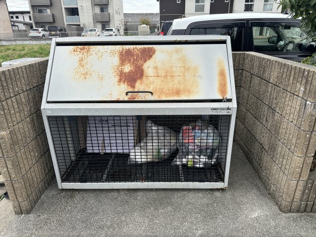 その他　ゴミ捨て場（その他）まで10m