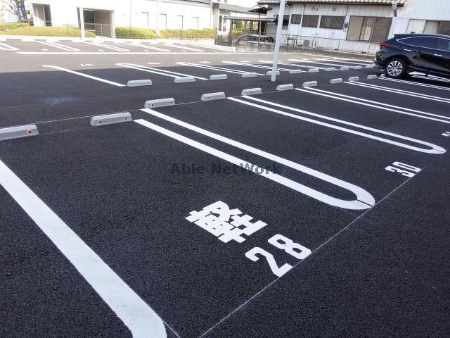 駐車場　駐車場