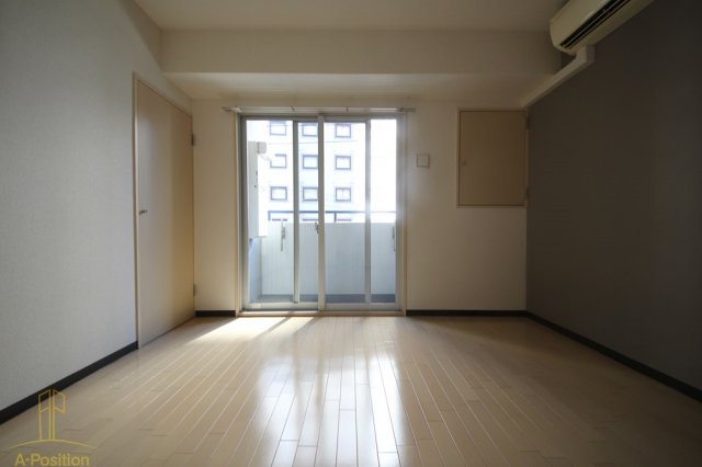 居室・リビング　キャピトル大手通