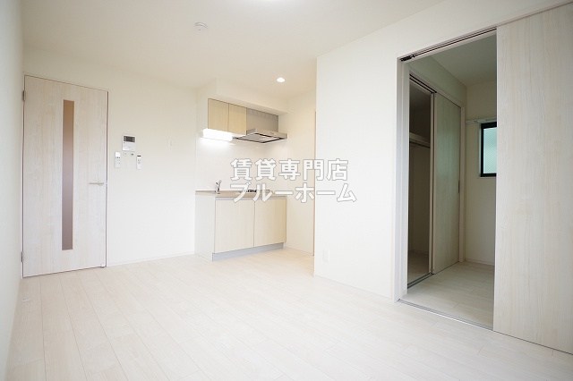 居室・リビング　7.1帖の広いリビングです！