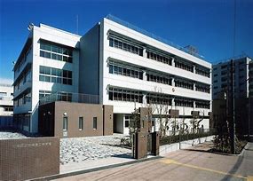 中学校　板橋区立上板橋第三中学校（中学校）まで977m