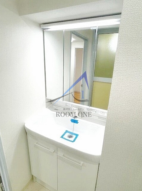 洗面設備　独立洗面台です。