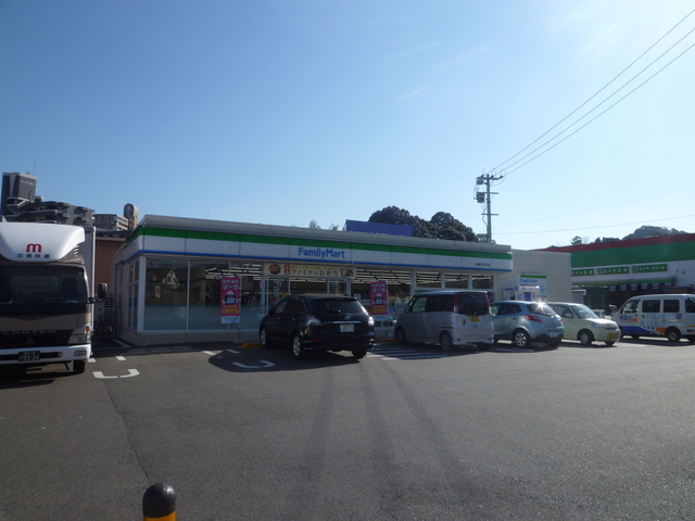 コンビニ　ファミリーマート小倉徳力五丁目店（コンビニ）まで338m