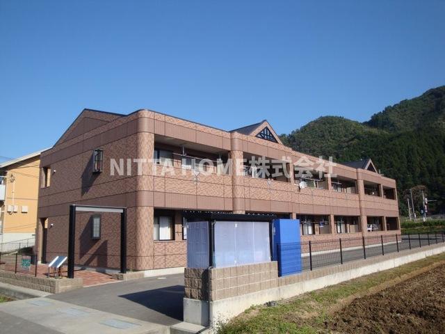 建物外観　鉄骨造のアパートです★