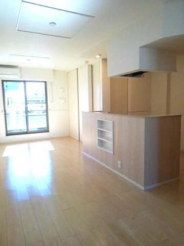 居室・リビング　こちらの居間で趣味の時間をお楽しみください