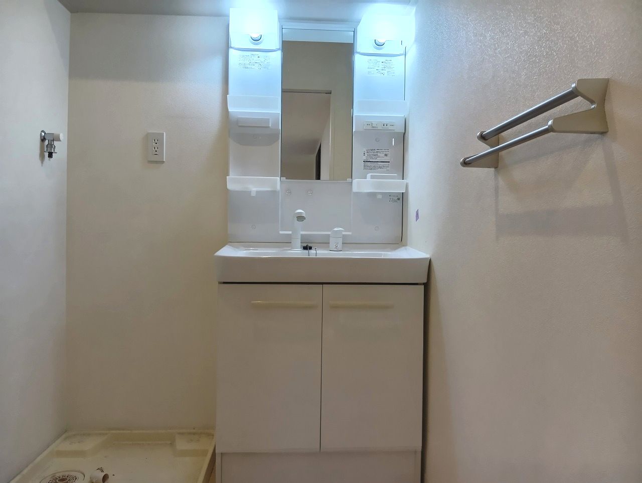 洗面設備　スペースが確保できる洗面所です