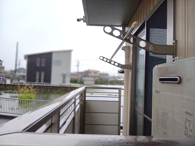 バルコニー　暖かな日差しのふりそそぐバルコニー