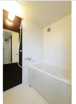 バス・シャワールーム　※写真は４０１号室です。