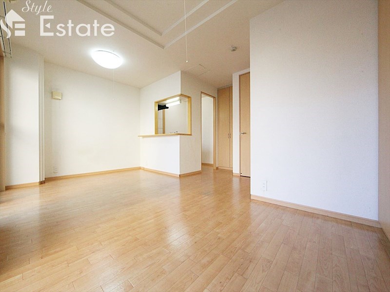 居室・リビング　内装