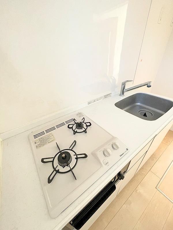 キッチン　システムキッチン・2口ガスコンログリル付き