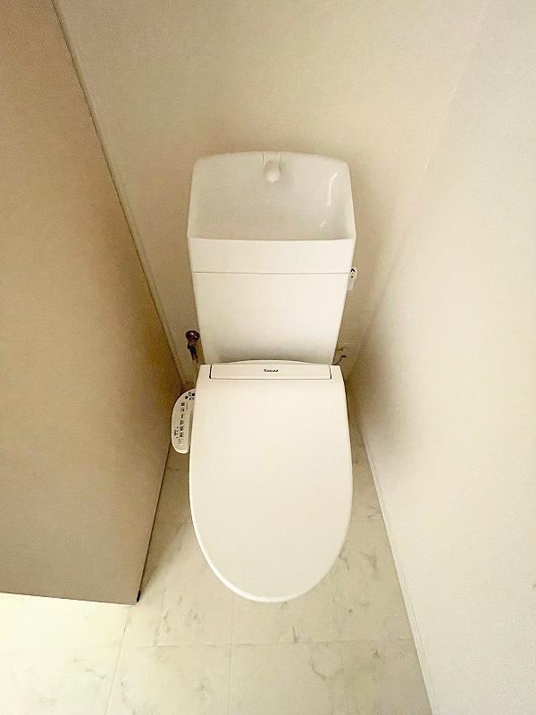トイレ　温水洗浄便座