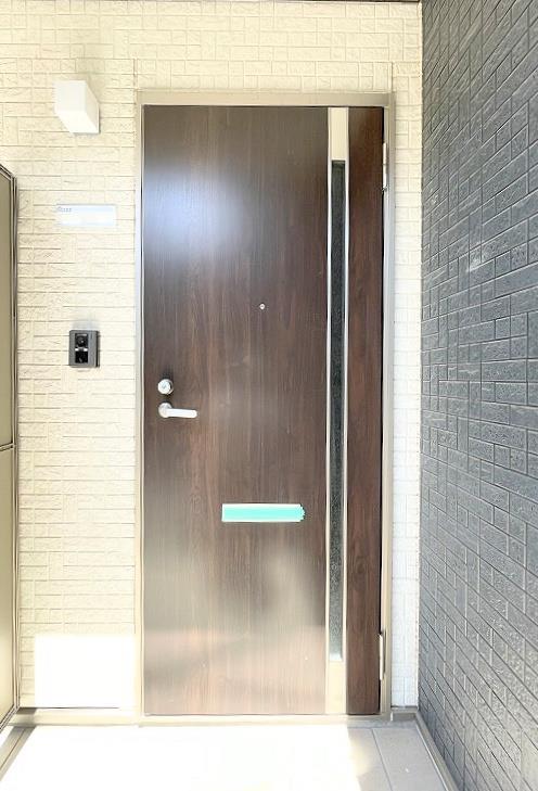 玄関　玄関外側