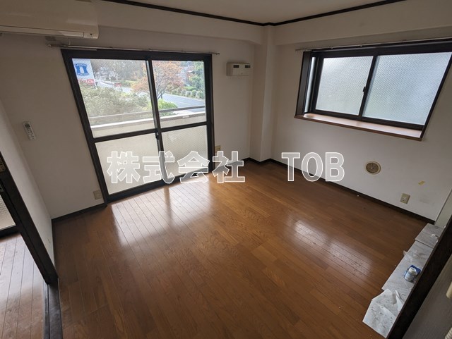 居室・リビング　※クリーニング中の撮影※