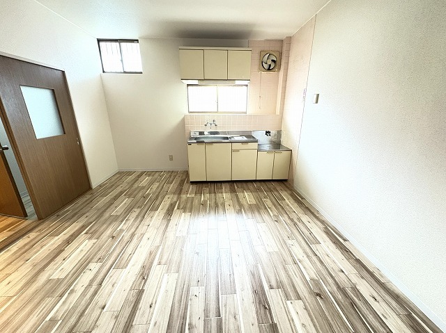 居室・リビング　８帖のリビング♪