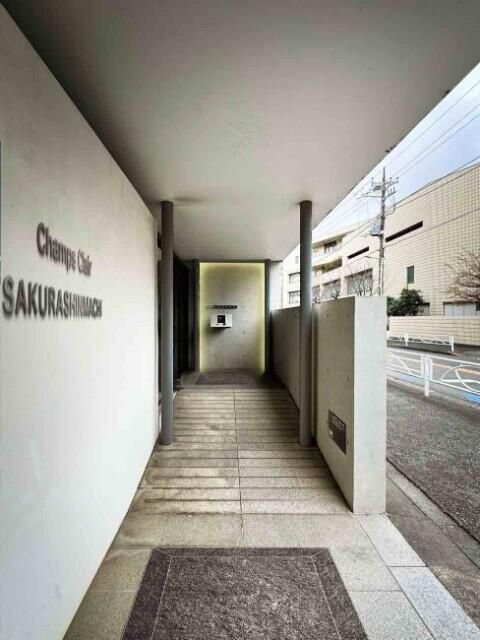 エントランス　建物の内部です