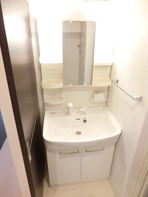 洗面設備　毎日使う独立洗面台付きです！