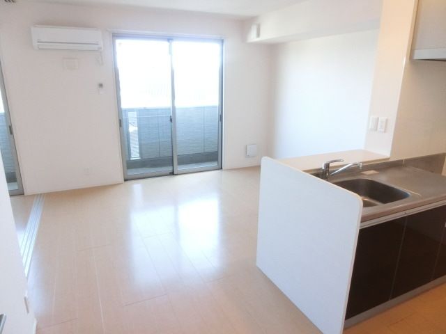その他部屋・スペース　明るいお部屋は気分も明るくなりますね！