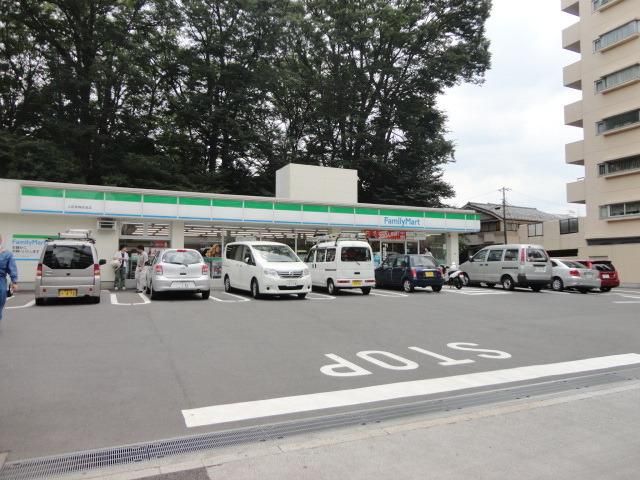 コンビニ　ファミリーマート（コンビニ）まで400m