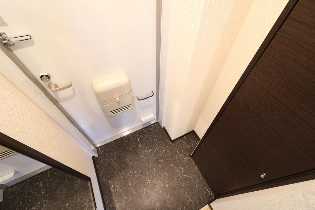 玄関　たっぷり収納できるシューズボックス