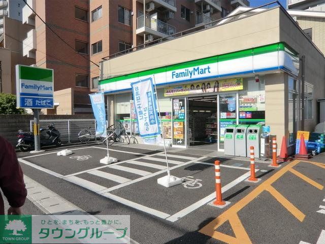 コンビニ　ファミリーマート（コンビニ）まで30m