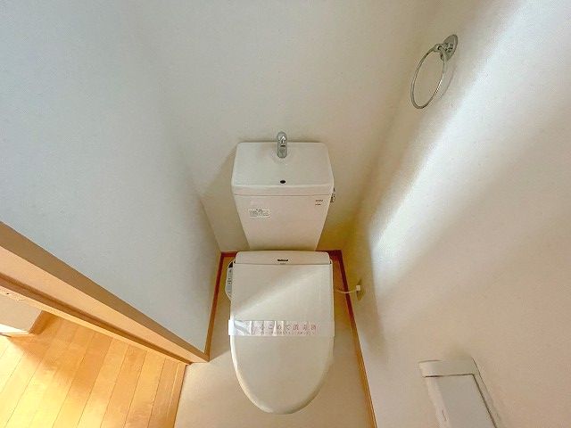トイレ　トイレもきれいです ※違うお部屋の写真を使用しております