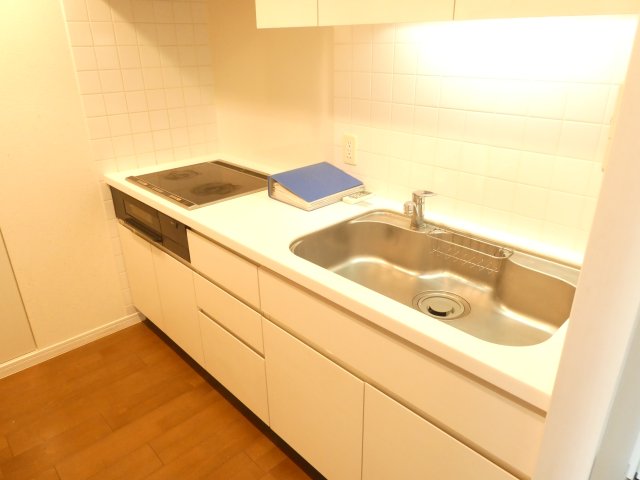 キッチン　居住中のため別部屋参考