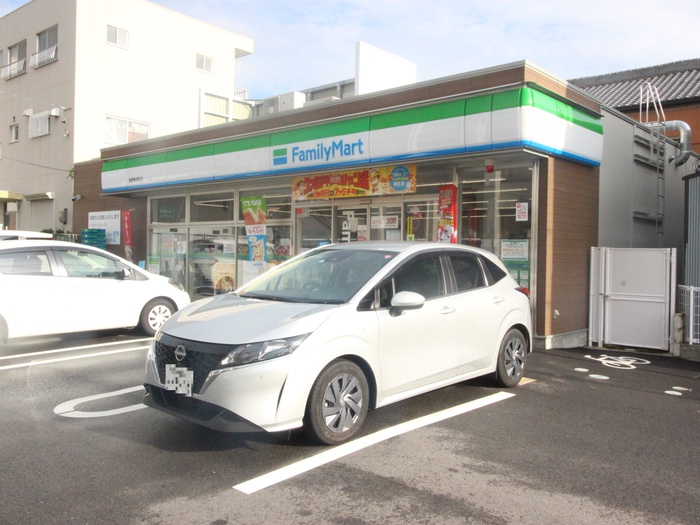 コンビニ　ファミリーマート瑞穂亀城町店（コンビニ）まで577m