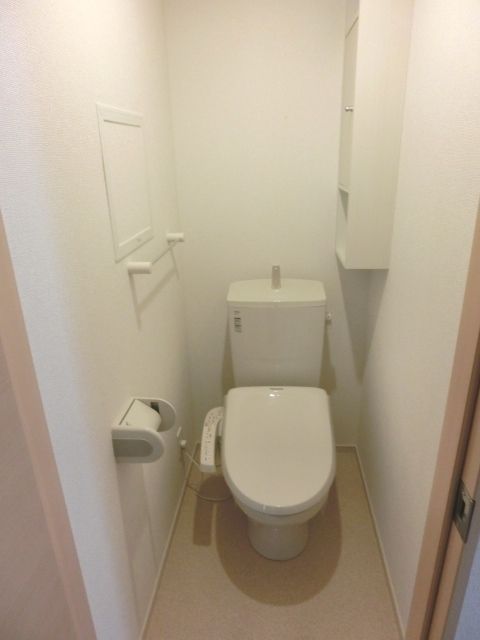 トイレ　洗浄機能付き。