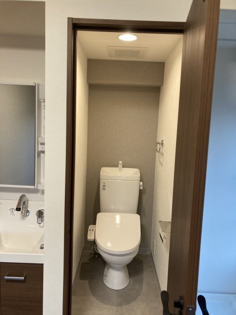 トイレ　落ち着いたトイレです