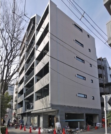 建物外観　鉄筋コンクリート構造のがっちりとした造り。