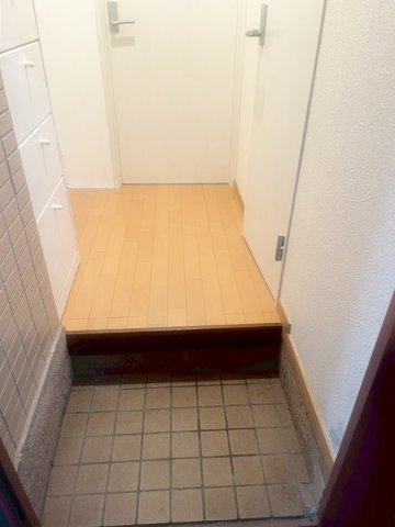 玄関　収納豊富なシューズボックスです♪